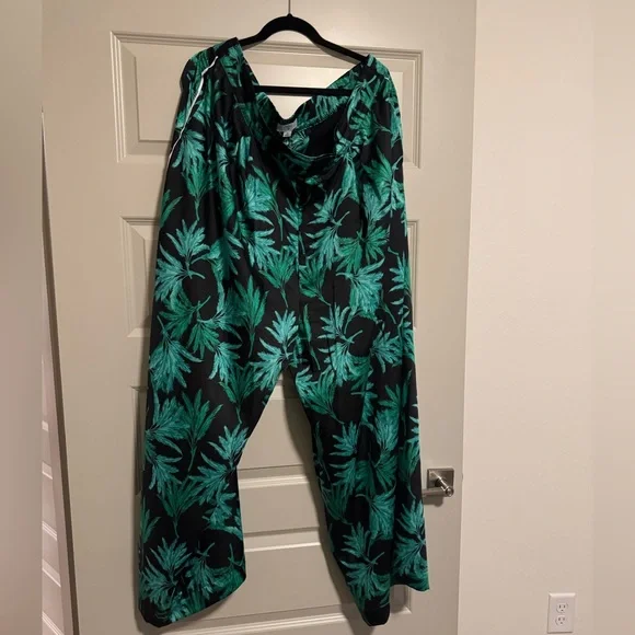 NWOT Fe Noel Target Collaboration - Picture 4 of 4